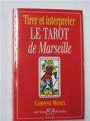 TIRER INTERPRETER TAROT MARSEI